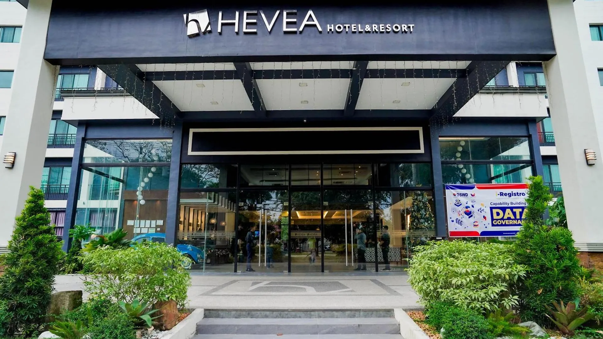 Sunday Hevea Hotel And Resort Angeles 3*,  Philippines